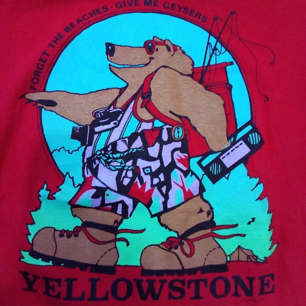 Vintage 80s Yellowstone Hiking Bear Geysers T-Shirt